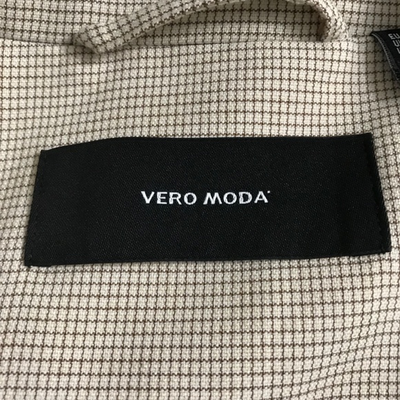 NWOT Vero Moda Double Breasted Ruffle Shoulder Blazer Size 16 Cream Brown Tan - Picture 3 of 6